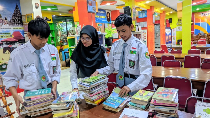 news-Awali Semester Genap, Perpustakaan MAN 3 Sleman Lanjutkan Program SERASI “Senin Literasi”